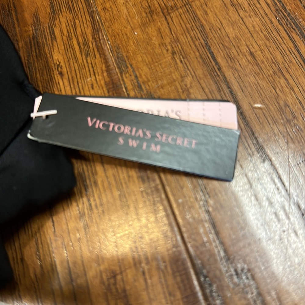 Victoria Secret Swim top 32 DD - Picture 2 of 5